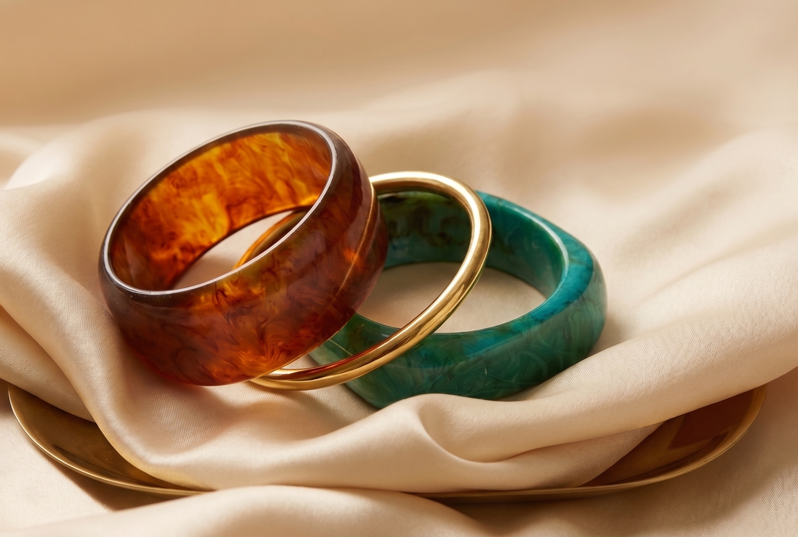 Laguna Beach Editorial Resin Bangle Set